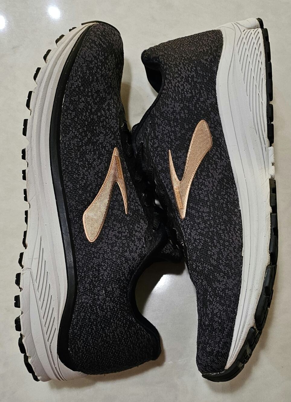 Brooks Anthem 2 Mens Size 12 Running Shoes Black Bronze 1103041D065